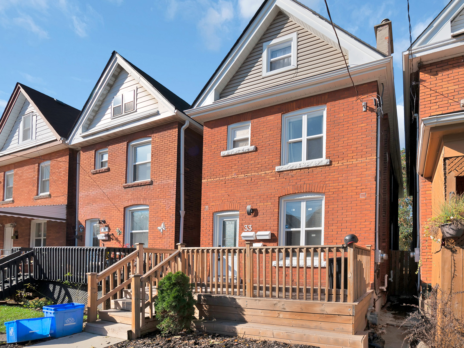 33 Fairleigh Avenue North - 1