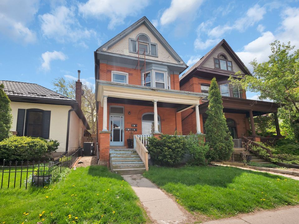 305 Charlton Avenue West - 2