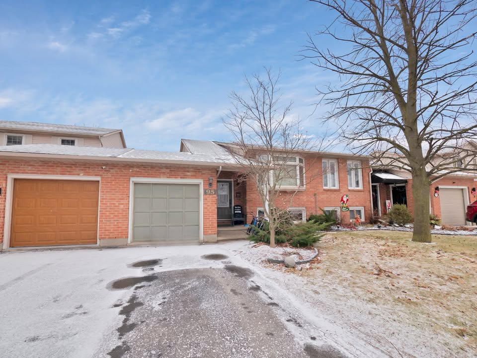 95 Stoney Brook Crescent - 1