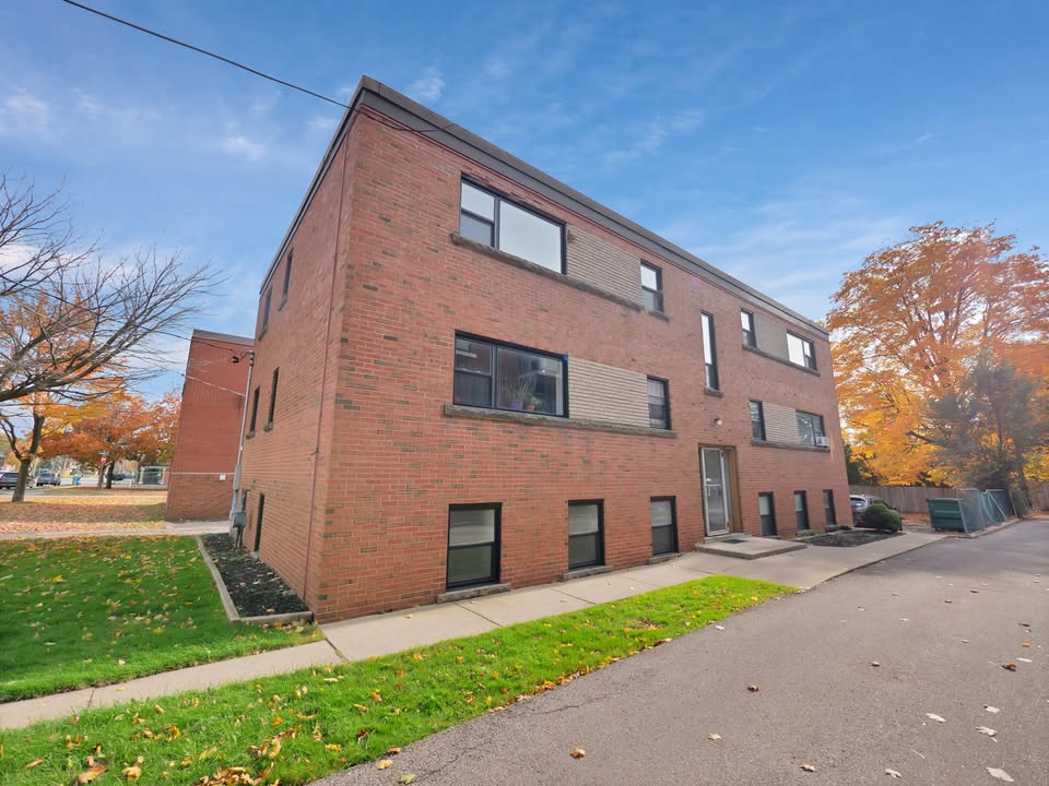 1218 Fennell Avenue East - 3