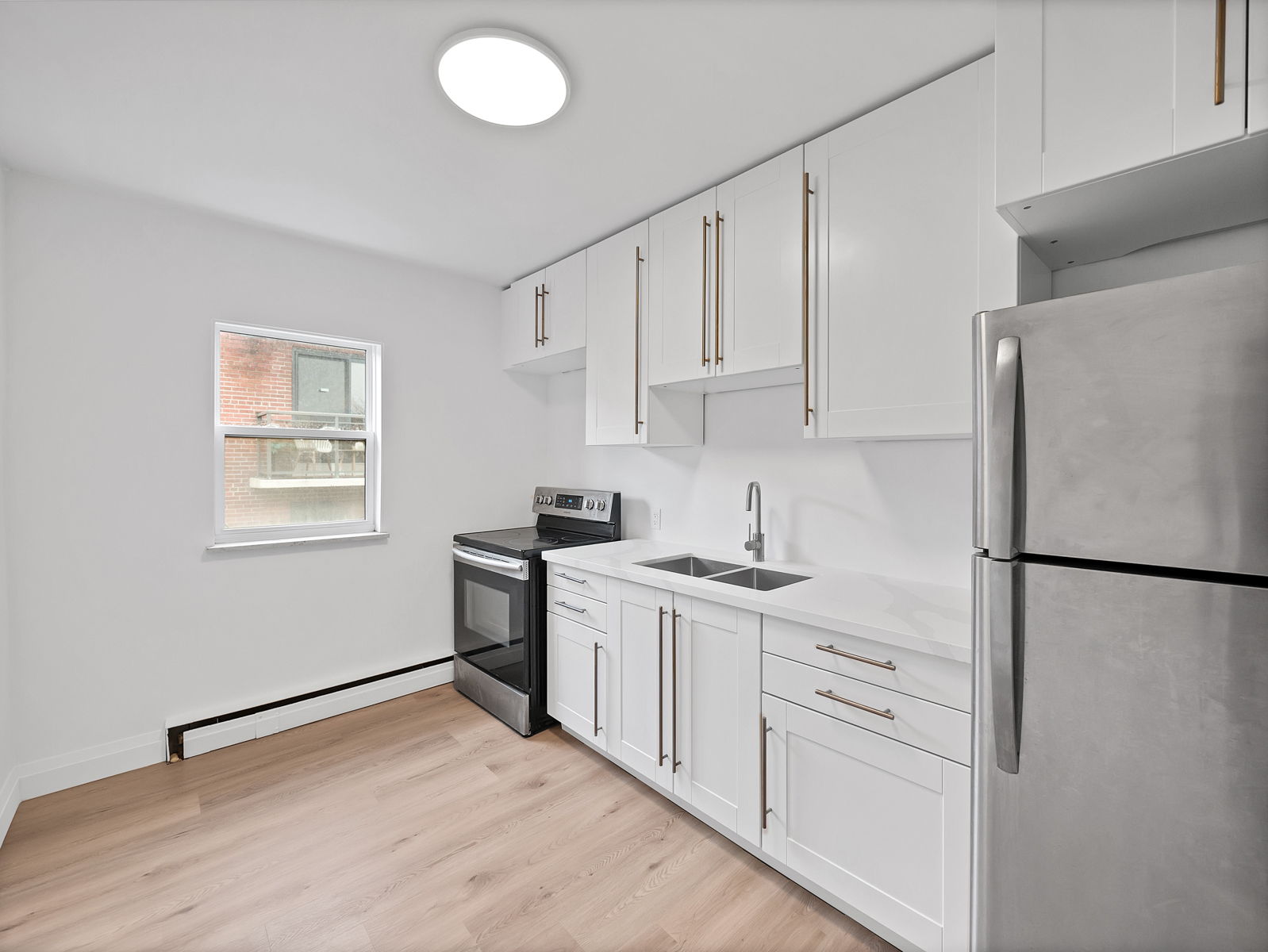 1218 Fennell Avenue East - 7